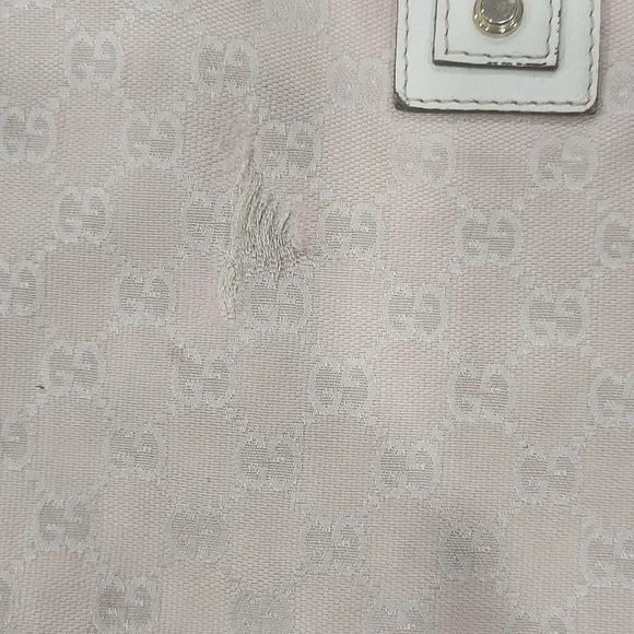Gucci Pink Crossbody Bag with Gold Accents - Picture 4 of 15